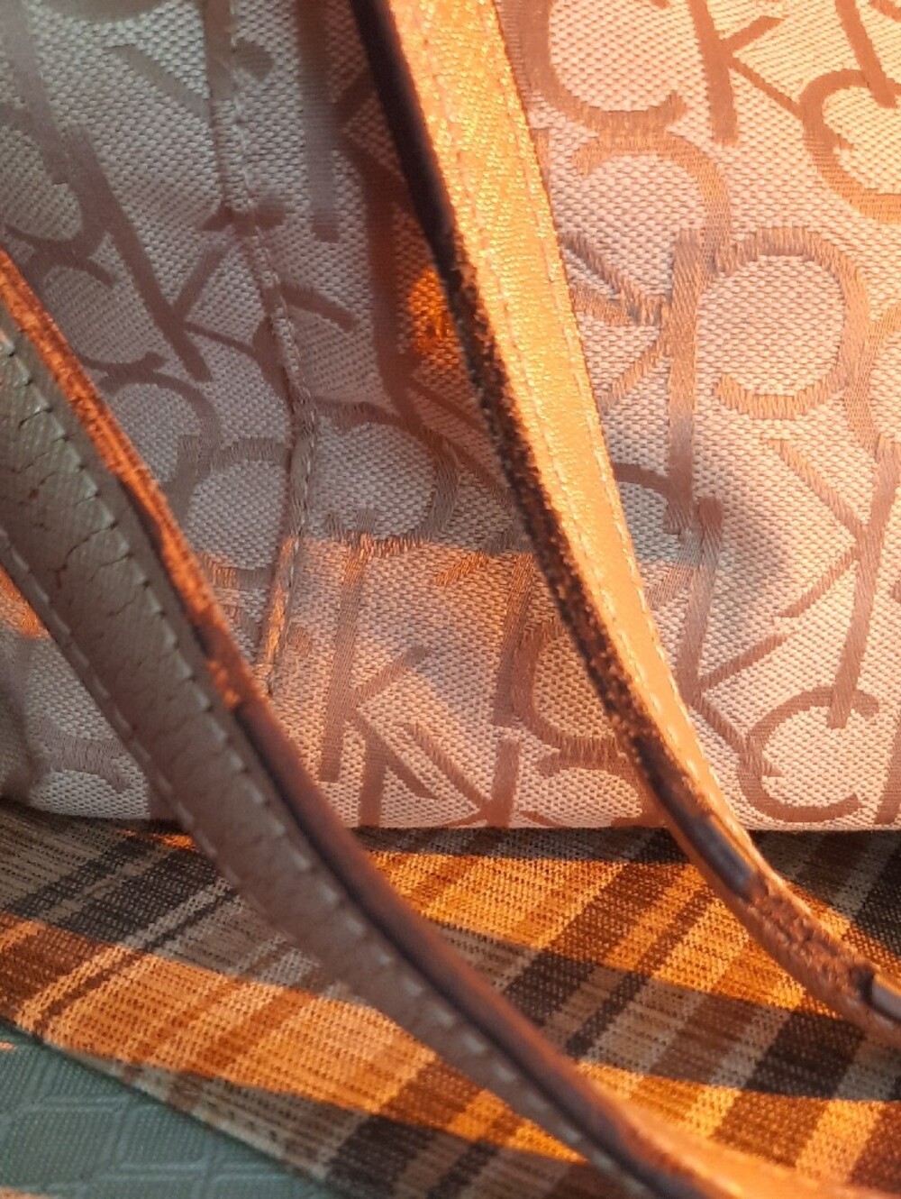 Calvin Klein Cream Tote with Gold Chain Handles - Picture 6 of 9